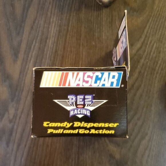 2003 Pez Nascar racing car candy dispenser - Picture 5 of 5